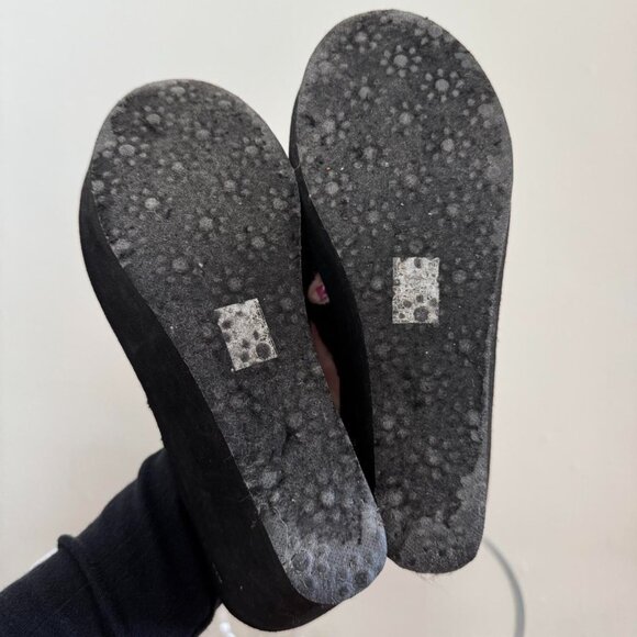 Rocket Dog Women's Black Flipflops - Picture 6 of 7